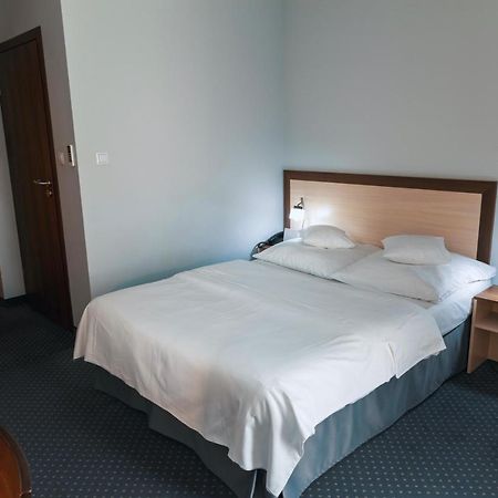 Hotel Poleczki Warsaw Airport Luaran gambar
