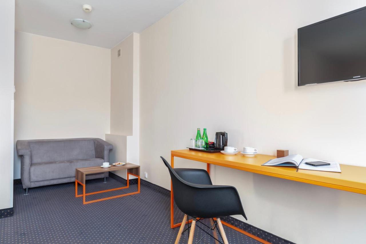 Hotel Poleczki Warsaw Airport Luaran gambar
